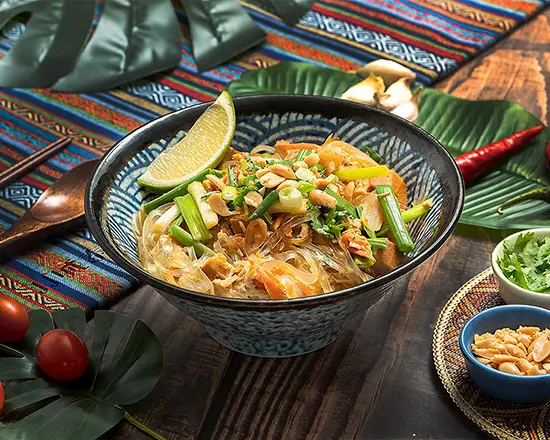 Thai Stir Fried Rice Noodles