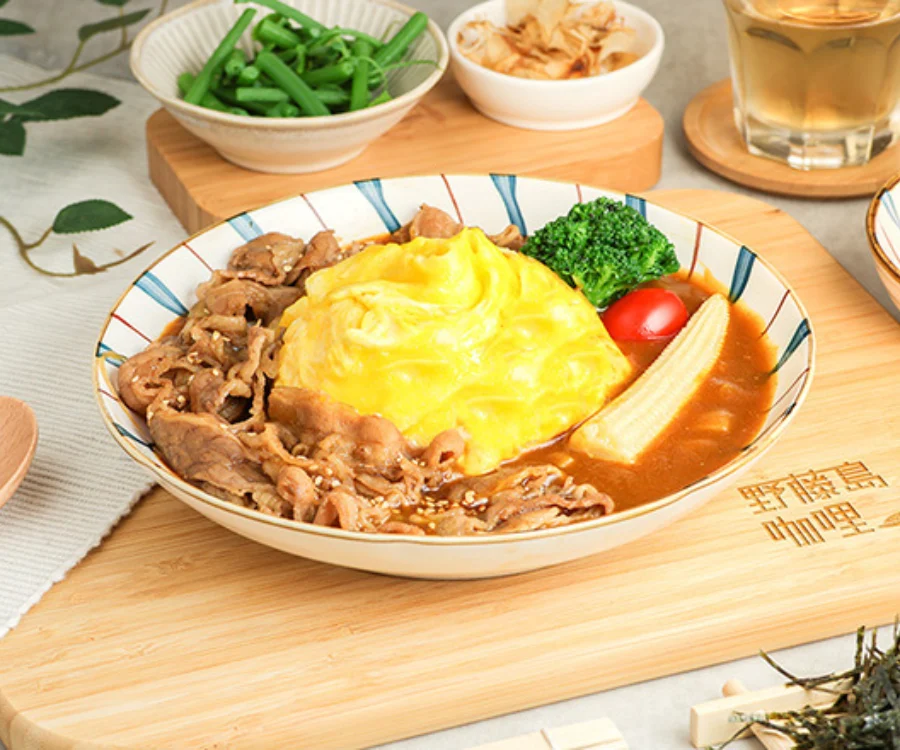 滑嫩歐姆蛋搭配壽喜牛咖哩飯 新竹推薦