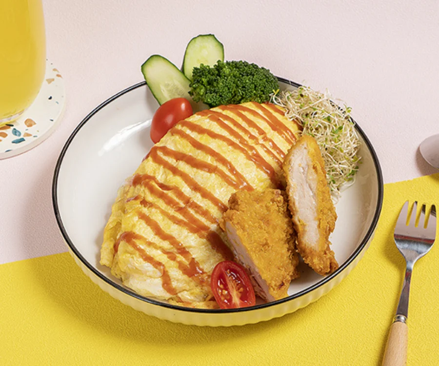 外酥內嫩的卡拉脆雞蛋包飯 台中外送