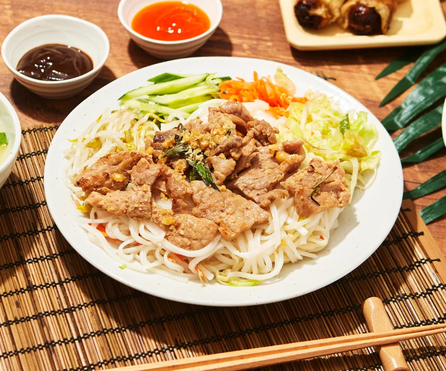 香酥脆口的炸春捲乾拌河粉 宜蘭美食