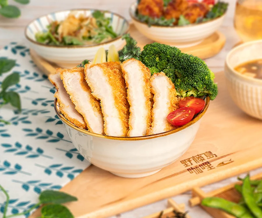 金黃酥脆的厚切豬排壽喜丼 新竹推薦