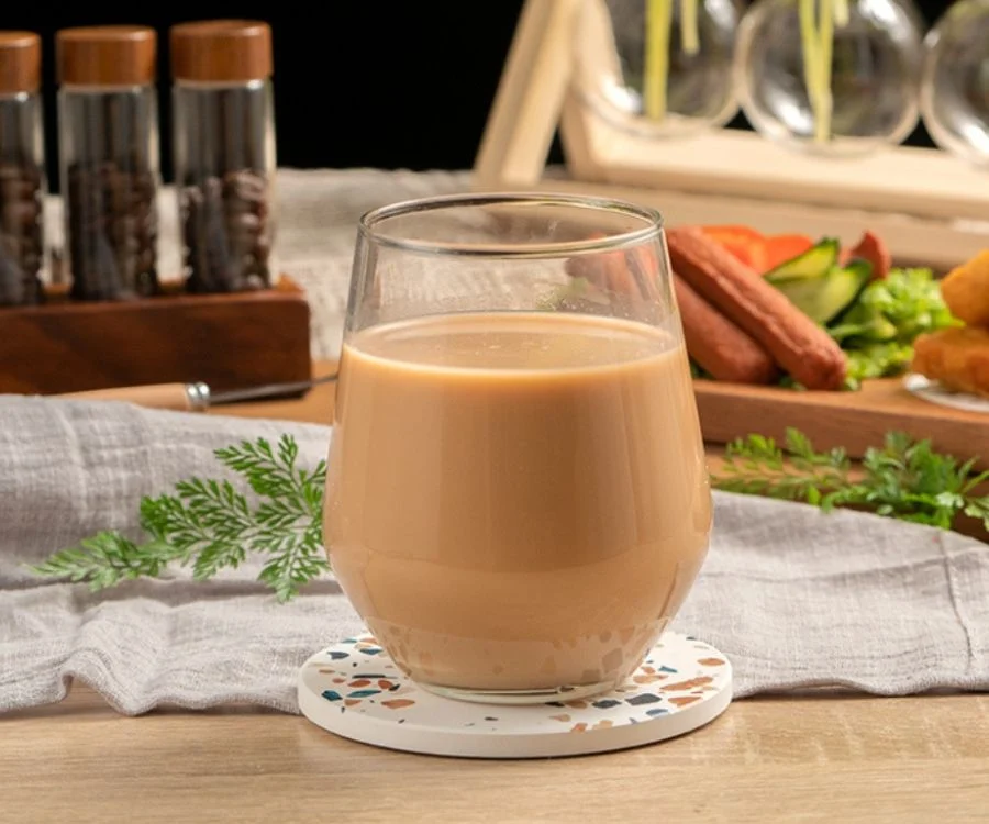 板橋早午餐奶茶玻璃杯盛裝