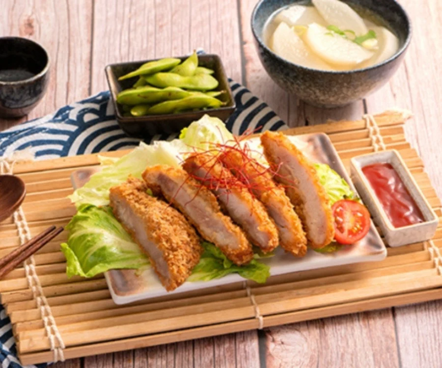 桃園豬排蓋飯厚切里肌豬排單點酥脆切片裝盤