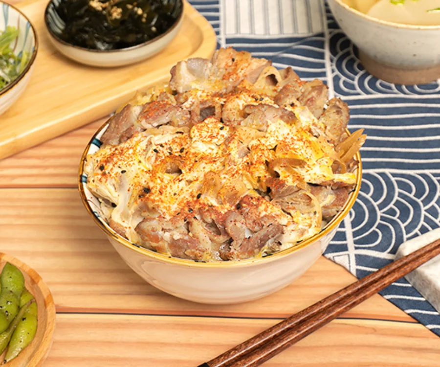 經典風味的豚肉滑蛋壽喜丼 中壢美食