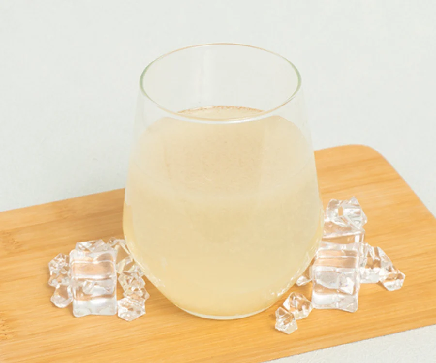 台北飯糰樂天水梨汁玻璃瓶盛裝含果肉水梨汁飲料