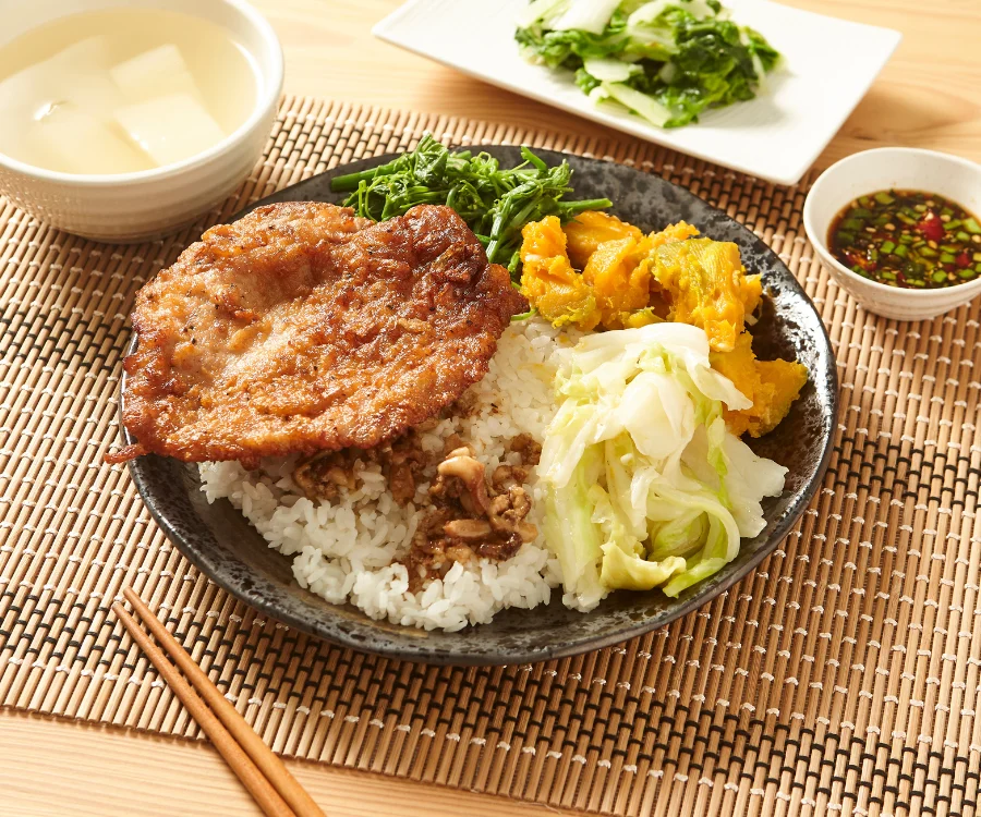 金黃酥脆的老字號炸排骨飯 台南推薦