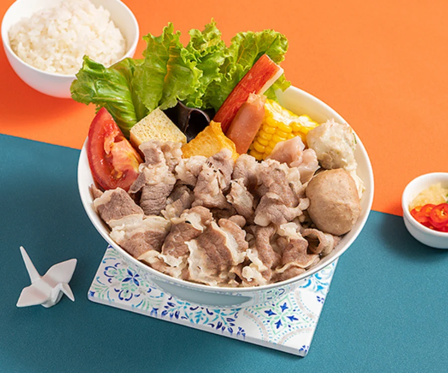 份量十足的10盎司肉肉飽足火鍋套餐 台北美食