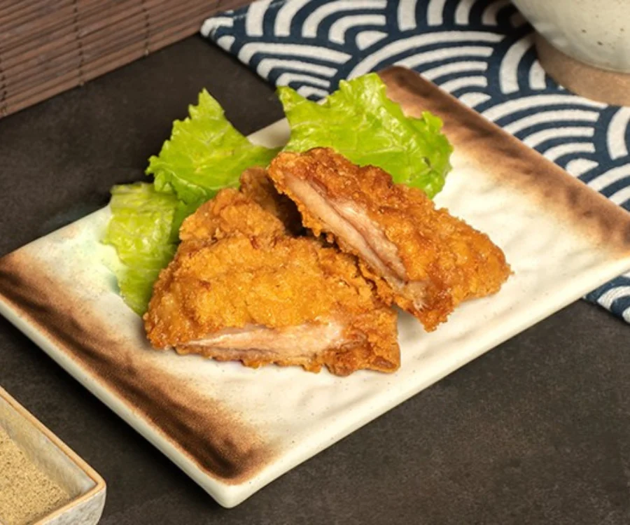 台中一中街咖哩飯卡拉脆雞炸雞塊金黃酥脆盛盤單點
