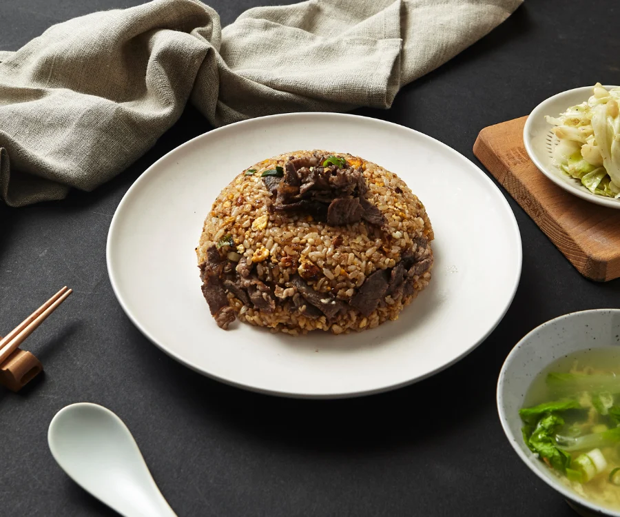 風味獨特的沙茶羊肉蛋炒飯 新北外送