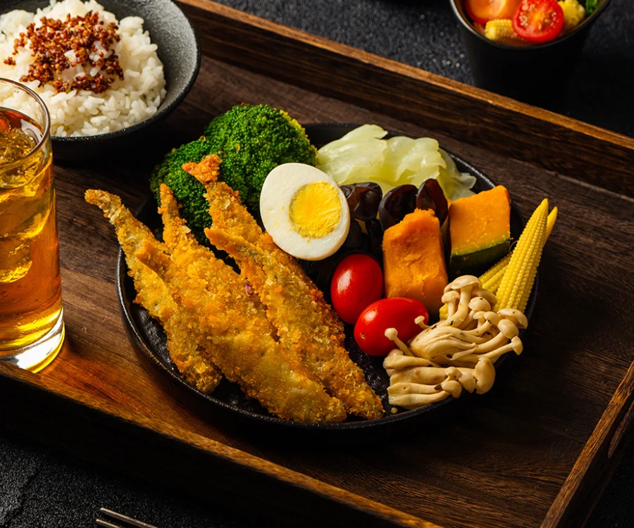 飽滿魚卵的酥炸柳葉魚餐盒 新竹健康餐推薦
