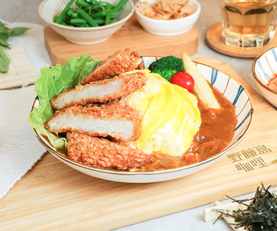 滑嫩歐姆蛋與厚切豬排咖哩飯 新竹外送