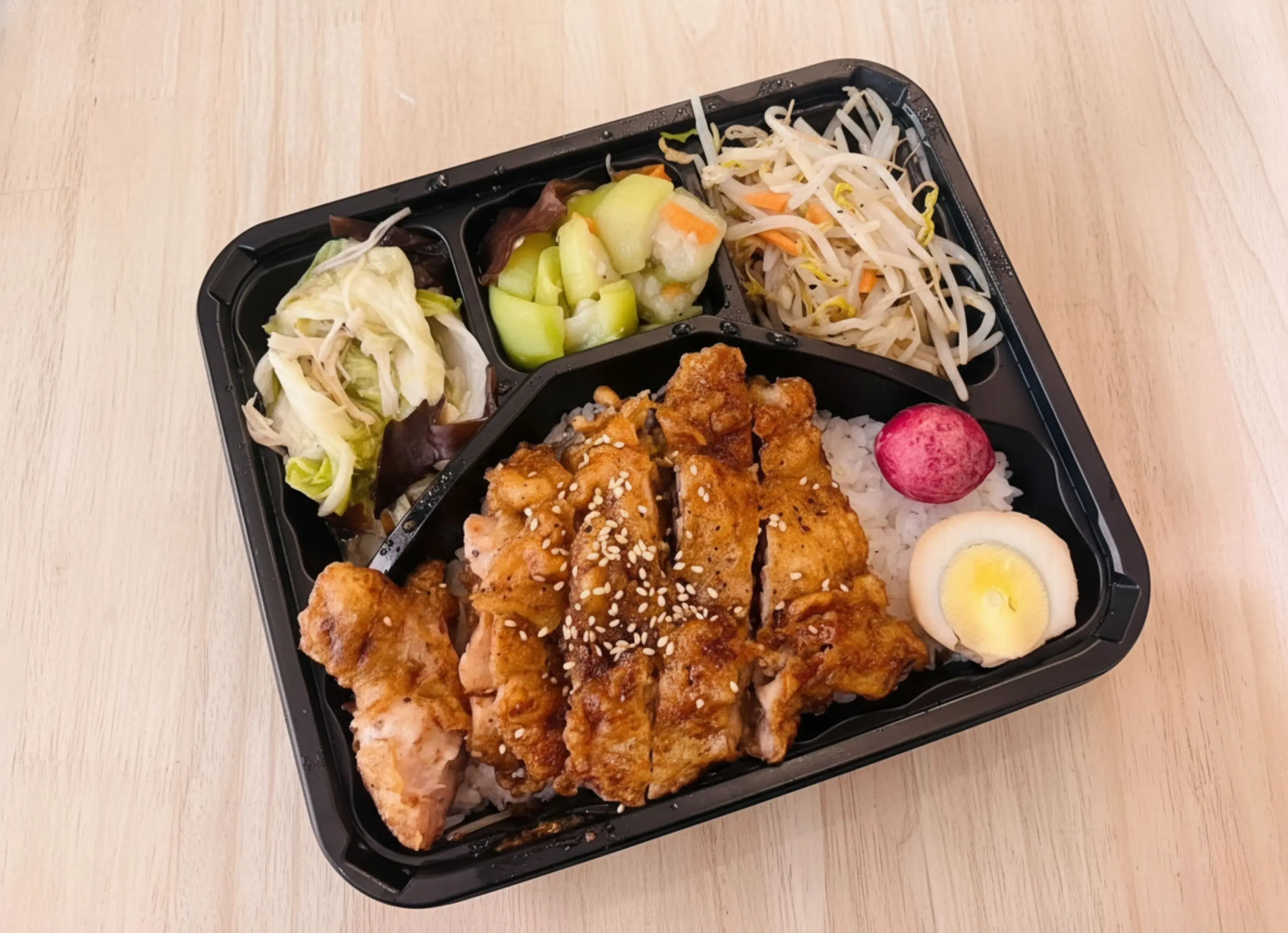 金采烤肉 • 鐵板 百元便當的最新菜單